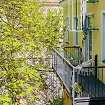 My City Apartment- Vienna Jungle Room