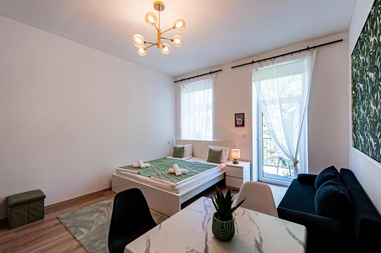 My Apartment- Jungle * Vienna